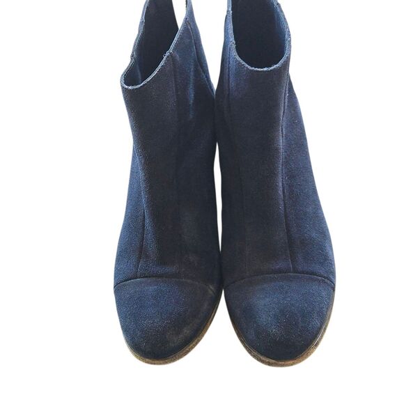 Hoss Blue Suede Lether Size 39, 8.5 Zip Heel Ankle Boot Spain Luxury Old Money - Picture 1 of 9